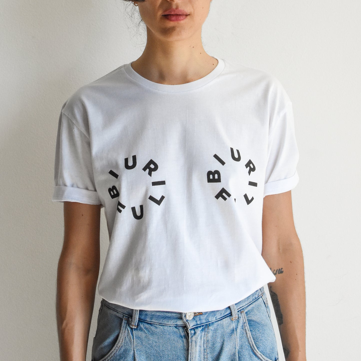 BIURIFUL T-SHIRT WHITE BOOBS BLACK