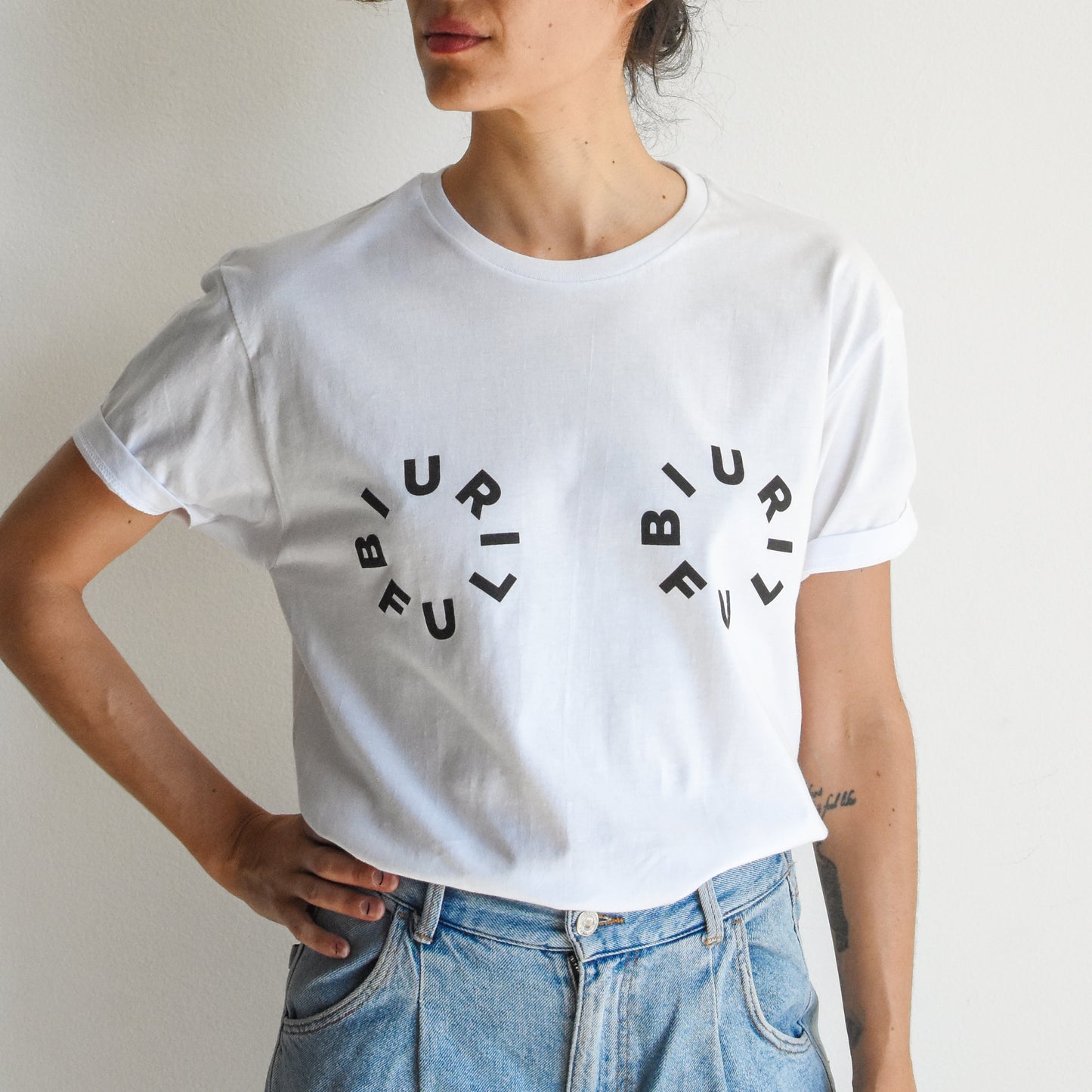 BIURIFUL T-SHIRT WHITE BOOBS BLACK