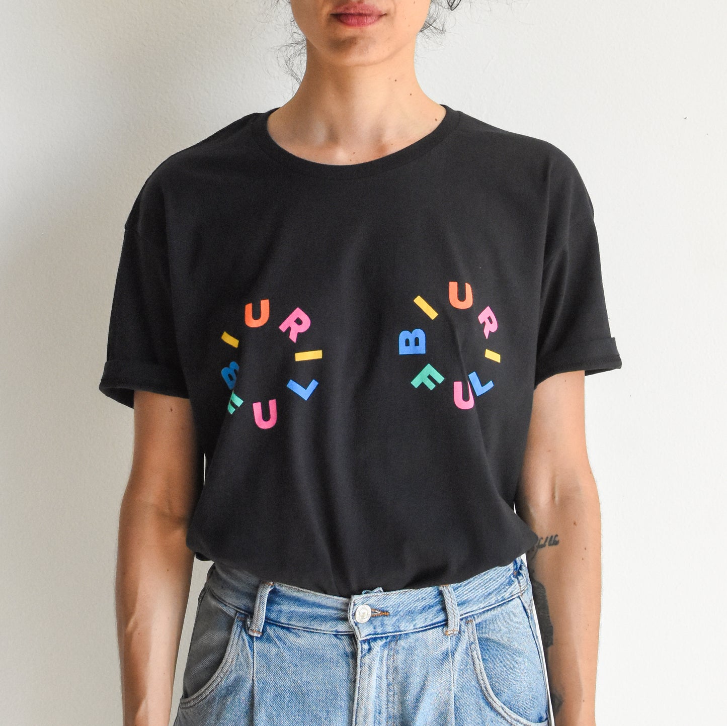 BIURIFUL T-SHIRT BLACK BOOBS RAINBOW