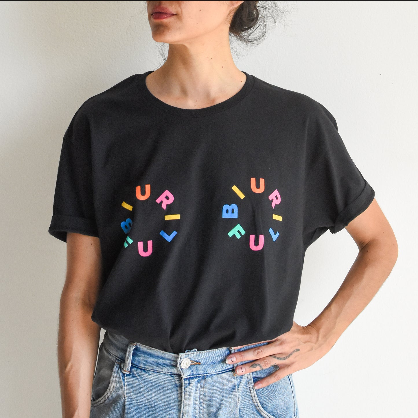 BIURIFUL T-SHIRT BLACK BOOBS RAINBOW