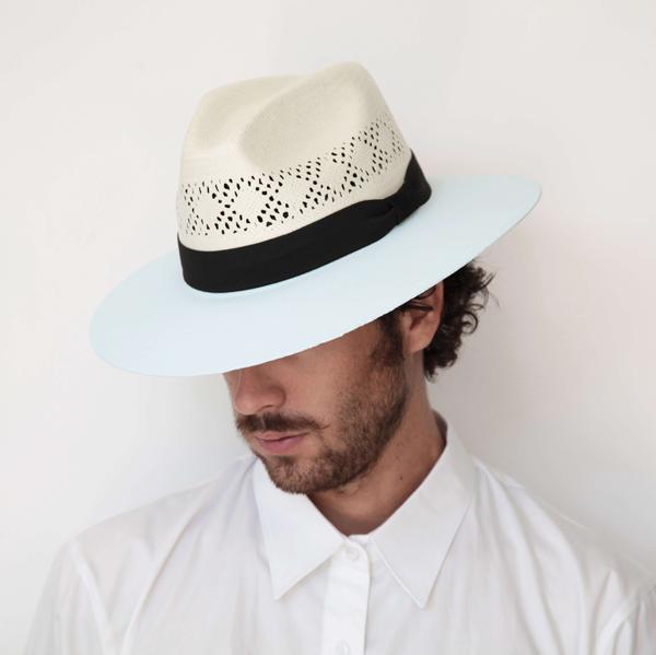 BIURIFUL SOMBRERO AZUL CALADO